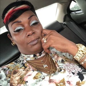 Meet your Posher, Laneeca